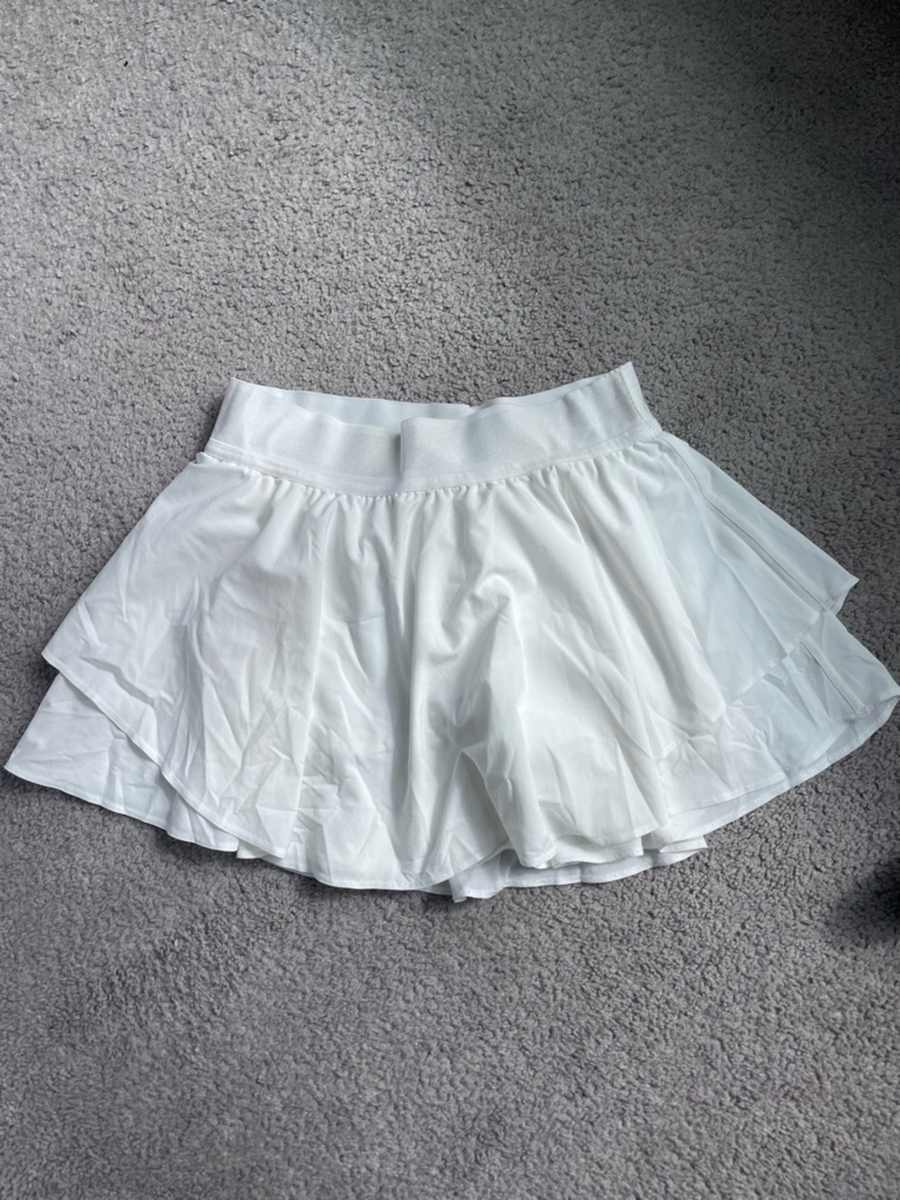Lululemon high rise White Tiered tennis skort